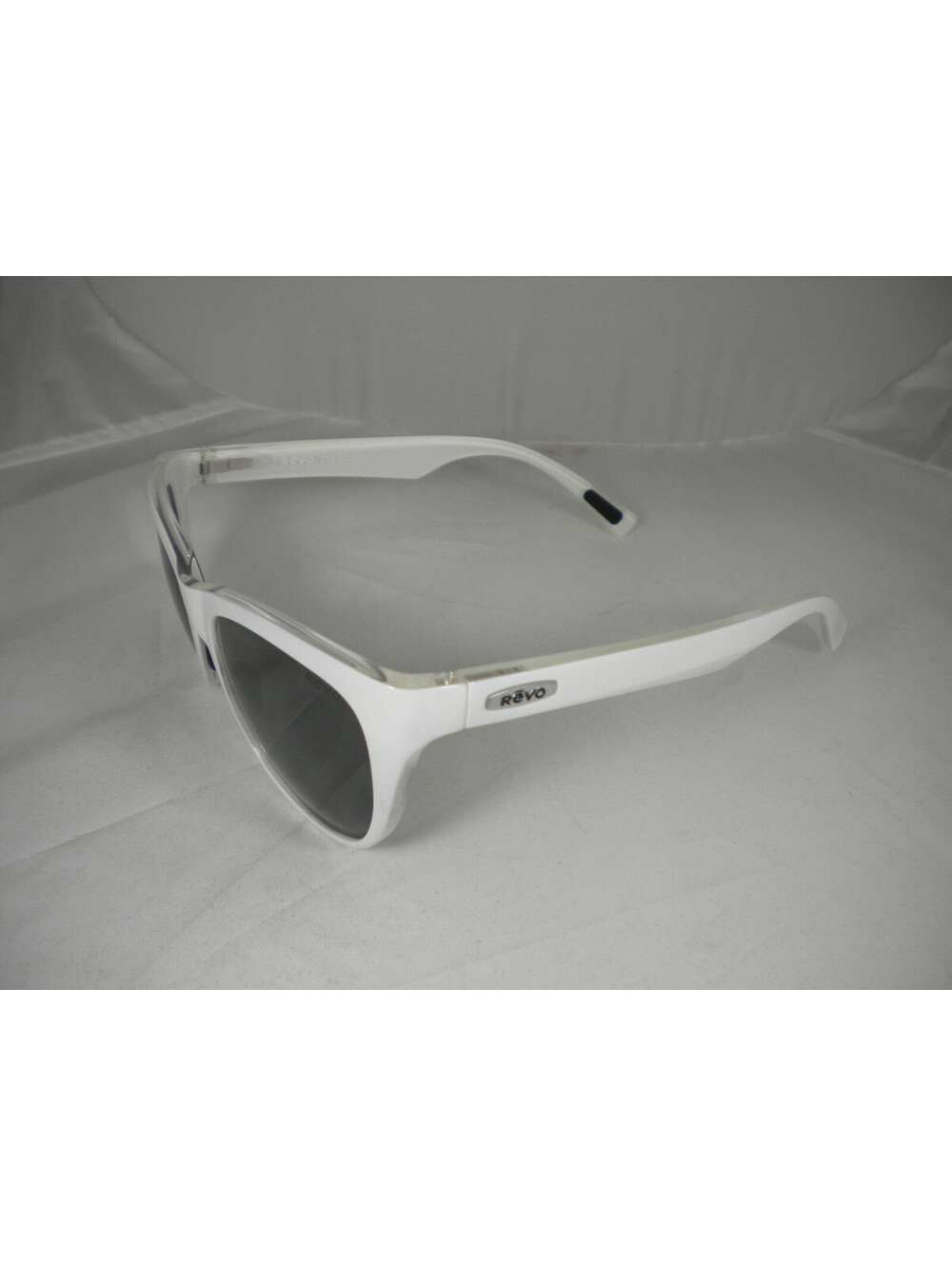 REVO RE 1037 BARCLAY WHITE GRAPHITE POLARIZED (R-140)